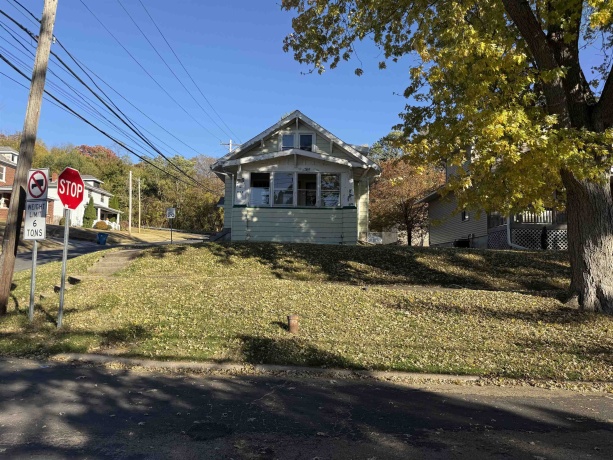 834 4th, SAVANNA, Illinois 61074, 3 Bedrooms Bedrooms, ,1 BathroomBathrooms,House,For Sale,4th,202506850