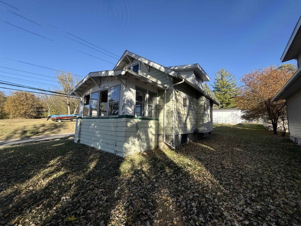 834 4th, SAVANNA, Illinois 61074, 3 Bedrooms Bedrooms, ,1 BathroomBathrooms,House,For Sale,4th,202506850