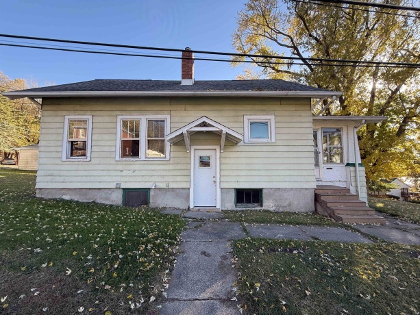 834 4th, SAVANNA, Illinois 61074, 3 Bedrooms Bedrooms, ,1 BathroomBathrooms,House,For Sale,4th,202506850