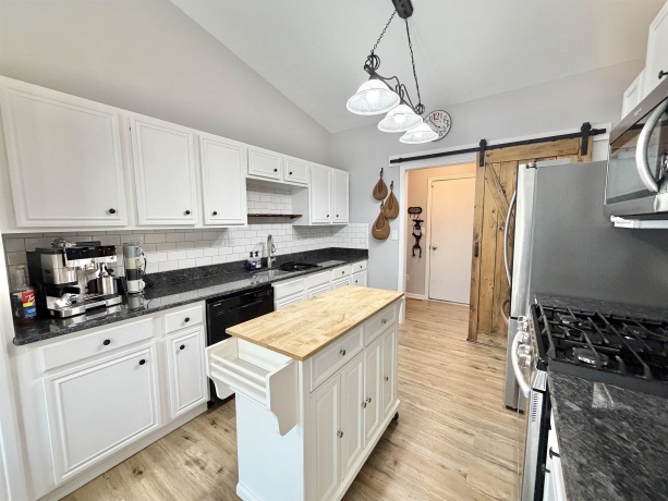 5969 Birkenshaw, LOVES PARK, Illinois 61111, 4 Bedrooms Bedrooms, ,3 BathroomsBathrooms,House,For Sale,Birkenshaw,202506852