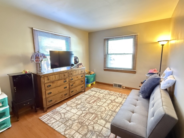 815 Brinton, DIXON, Illinois 61021, 4 Bedrooms Bedrooms, ,3 BathroomsBathrooms,House,For Sale,Brinton,202506857