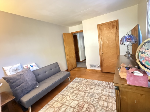 815 Brinton, DIXON, Illinois 61021, 4 Bedrooms Bedrooms, ,3 BathroomsBathrooms,House,For Sale,Brinton,202506857