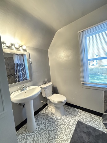 815 Brinton, DIXON, Illinois 61021, 4 Bedrooms Bedrooms, ,3 BathroomsBathrooms,House,For Sale,Brinton,202506857