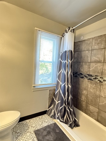 815 Brinton, DIXON, Illinois 61021, 4 Bedrooms Bedrooms, ,3 BathroomsBathrooms,House,For Sale,Brinton,202506857