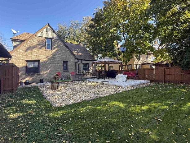 815 Brinton, DIXON, Illinois 61021, 4 Bedrooms Bedrooms, ,3 BathroomsBathrooms,House,For Sale,Brinton,202506857