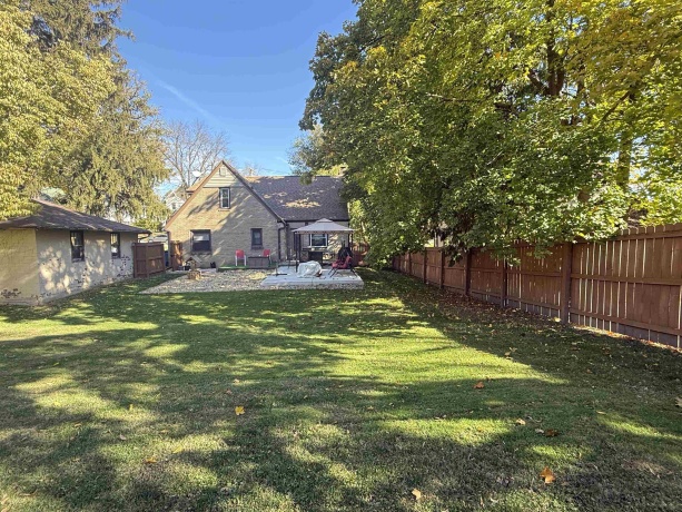 815 Brinton, DIXON, Illinois 61021, 4 Bedrooms Bedrooms, ,3 BathroomsBathrooms,House,For Sale,Brinton,202506857