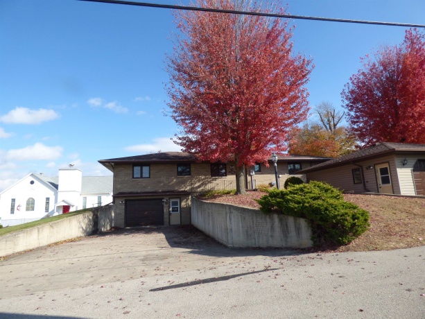 314 Main, ELIZABETH, Illinois 61028, 3 Bedrooms Bedrooms, ,3 BathroomsBathrooms,House,For Sale,Main,202506862