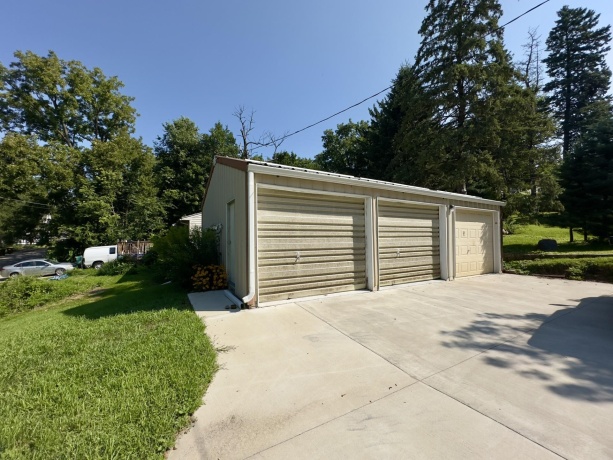 103 Carroll, MOUNT CARROLL, Illinois 61053, 2 Bedrooms Bedrooms, ,1 BathroomBathrooms,House,For Sale,Carroll,202504948