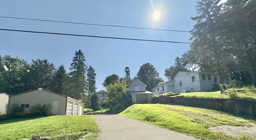 103 Carroll, MOUNT CARROLL, Illinois 61053, 2 Bedrooms Bedrooms, ,1 BathroomBathrooms,House,For Sale,Carroll,202504948