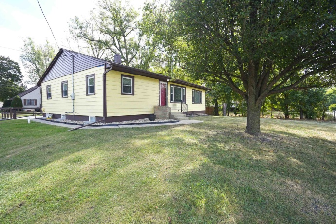 3121 Central, ROCKFORD, Illinois 61101, 2 Bedrooms Bedrooms, ,1 BathroomBathrooms,House,For Sale,Central,202506095