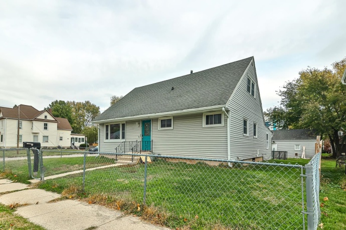 321 Van Buren, BELVIDERE, Illinois 61008, 4 Bedrooms Bedrooms, ,1 BathroomBathrooms,House,For Sale,Van Buren,202506871