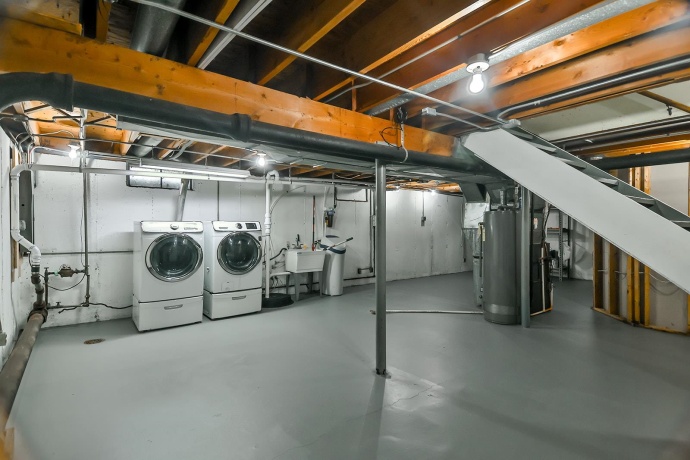 321 Van Buren, BELVIDERE, Illinois 61008, 4 Bedrooms Bedrooms, ,1 BathroomBathrooms,House,For Sale,Van Buren,202506871