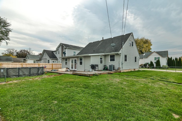 321 Van Buren, BELVIDERE, Illinois 61008, 4 Bedrooms Bedrooms, ,1 BathroomBathrooms,House,For Sale,Van Buren,202506871