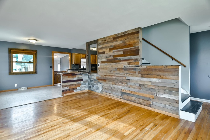 321 Van Buren, BELVIDERE, Illinois 61008, 4 Bedrooms Bedrooms, ,1 BathroomBathrooms,House,For Sale,Van Buren,202506871