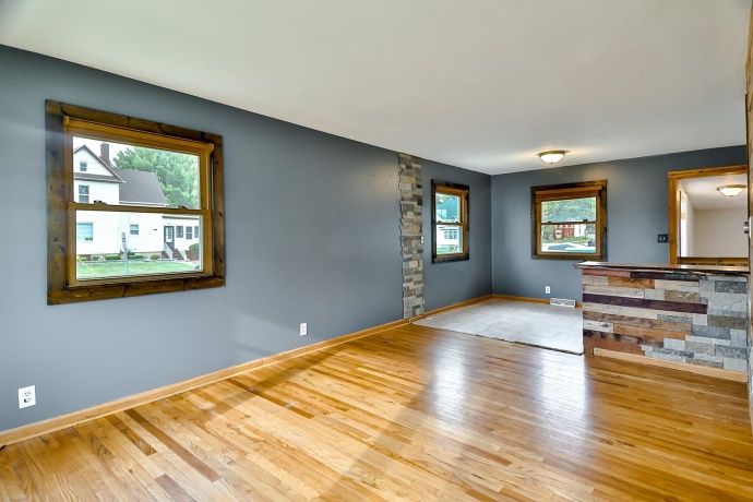 321 Van Buren, BELVIDERE, Illinois 61008, 4 Bedrooms Bedrooms, ,1 BathroomBathrooms,House,For Sale,Van Buren,202506871