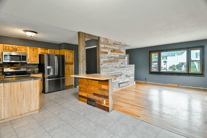 321 Van Buren, BELVIDERE, Illinois 61008, 4 Bedrooms Bedrooms, ,1 BathroomBathrooms,House,For Sale,Van Buren,202506871