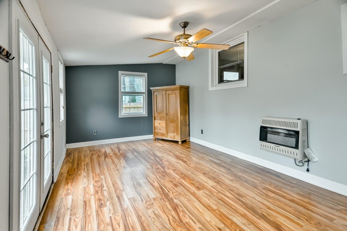 321 Van Buren, BELVIDERE, Illinois 61008, 4 Bedrooms Bedrooms, ,1 BathroomBathrooms,House,For Sale,Van Buren,202506871