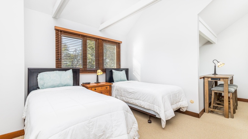 111 Plum Cove, GALENA, Illinois 61036, 2 Bedrooms Bedrooms, ,3 BathroomsBathrooms,Condominium,For Sale,Plum Cove,202506878