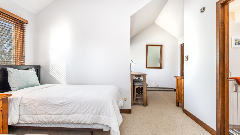 111 Plum Cove, GALENA, Illinois 61036, 2 Bedrooms Bedrooms, ,3 BathroomsBathrooms,Condominium,For Sale,Plum Cove,202506878