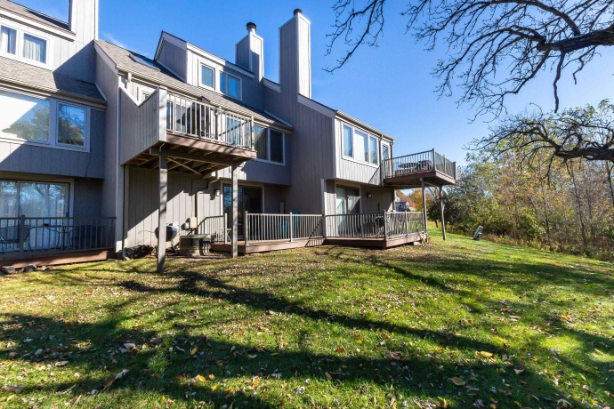 111 Plum Cove, GALENA, Illinois 61036, 2 Bedrooms Bedrooms, ,3 BathroomsBathrooms,Condominium,For Sale,Plum Cove,202506878