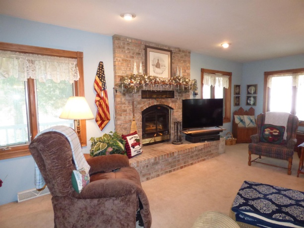 19128 IL Rt 84, SAVANNA, Illinois 61074, 4 Bedrooms Bedrooms, ,3 BathroomsBathrooms,House,For Sale,IL Rt 84,202506886