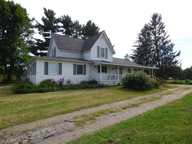 19128 IL Rt 84, SAVANNA, Illinois 61074, 4 Bedrooms Bedrooms, ,3 BathroomsBathrooms,House,For Sale,IL Rt 84,202506886