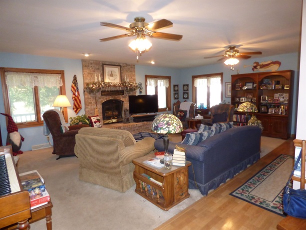 19128 IL Rt. 84, SAVANNA, Illinois 61074, 4 Bedrooms Bedrooms, ,3 BathroomsBathrooms,Farm,For Sale,IL Rt. 84,202506889