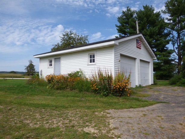 19128 IL Rt. 84, SAVANNA, Illinois 61074, 4 Bedrooms Bedrooms, ,3 BathroomsBathrooms,Farm,For Sale,IL Rt. 84,202506889