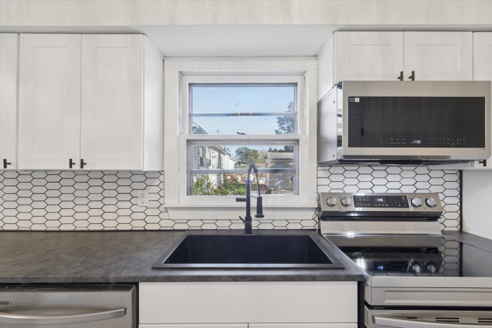 1703 Evans, LOVES PARK, Illinois 61111, 4 Bedrooms Bedrooms, ,2 BathroomsBathrooms,House,For Sale,Evans,202506902