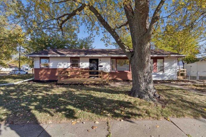 1703 Evans, LOVES PARK, Illinois 61111, 4 Bedrooms Bedrooms, ,2 BathroomsBathrooms,House,For Sale,Evans,202506902