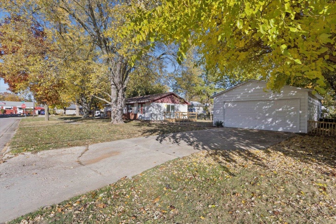 1703 Evans, LOVES PARK, Illinois 61111, 4 Bedrooms Bedrooms, ,2 BathroomsBathrooms,House,For Sale,Evans,202506902