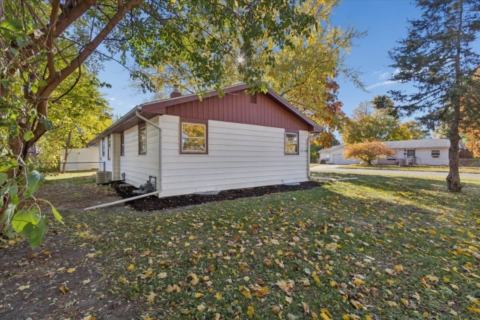 1703 Evans, LOVES PARK, Illinois 61111, 4 Bedrooms Bedrooms, ,2 BathroomsBathrooms,House,For Sale,Evans,202506902