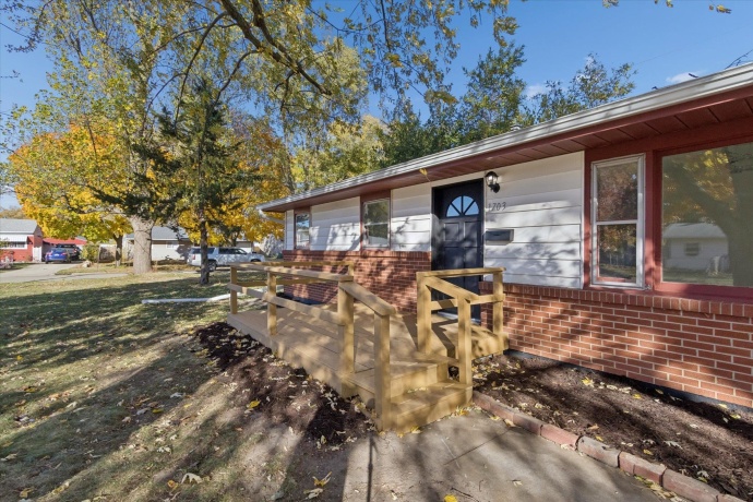 1703 Evans, LOVES PARK, Illinois 61111, 4 Bedrooms Bedrooms, ,2 BathroomsBathrooms,House,For Sale,Evans,202506902