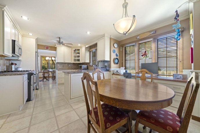 6641 Thomas, ROCKFORD, Illinois 61114, 3 Bedrooms Bedrooms, ,3 BathroomsBathrooms,House,For Sale,Thomas,202506903