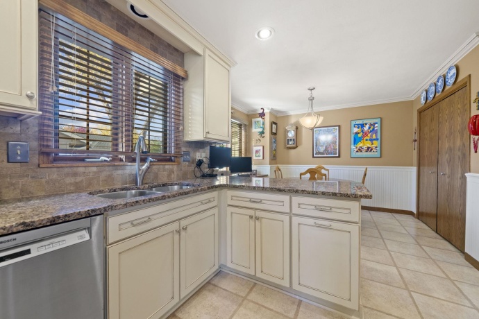 6641 Thomas, ROCKFORD, Illinois 61114, 3 Bedrooms Bedrooms, ,3 BathroomsBathrooms,House,For Sale,Thomas,202506903