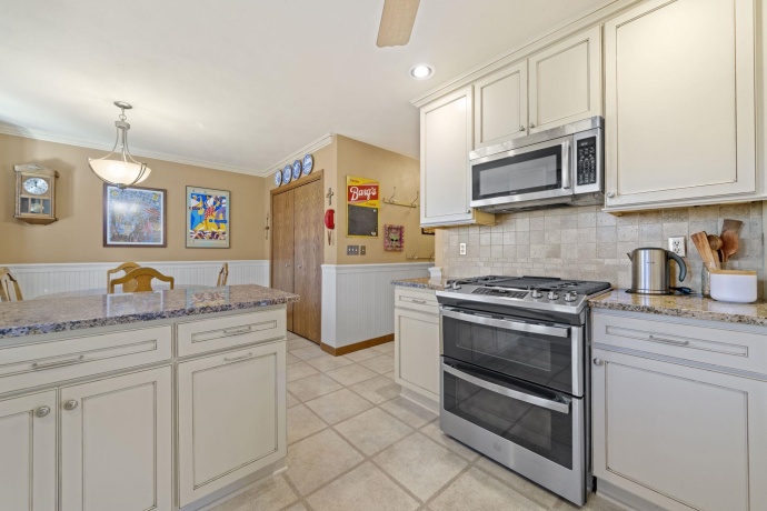 6641 Thomas, ROCKFORD, Illinois 61114, 3 Bedrooms Bedrooms, ,3 BathroomsBathrooms,House,For Sale,Thomas,202506903