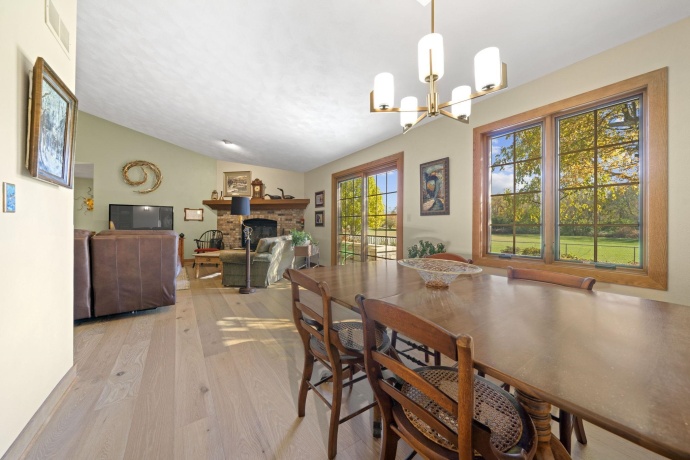 6641 Thomas, ROCKFORD, Illinois 61114, 3 Bedrooms Bedrooms, ,3 BathroomsBathrooms,House,For Sale,Thomas,202506903