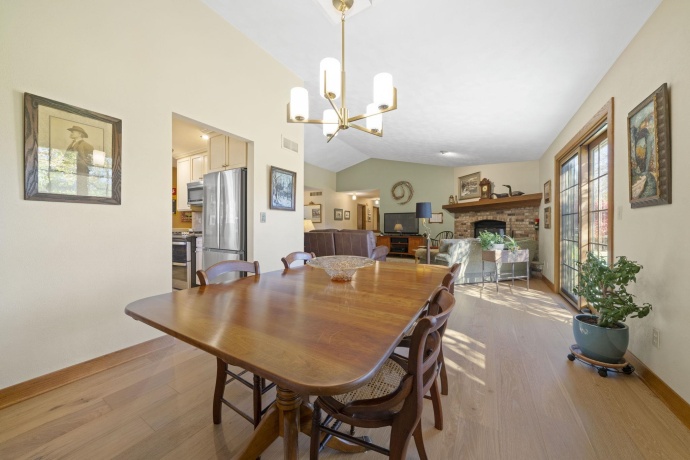 6641 Thomas, ROCKFORD, Illinois 61114, 3 Bedrooms Bedrooms, ,3 BathroomsBathrooms,House,For Sale,Thomas,202506903