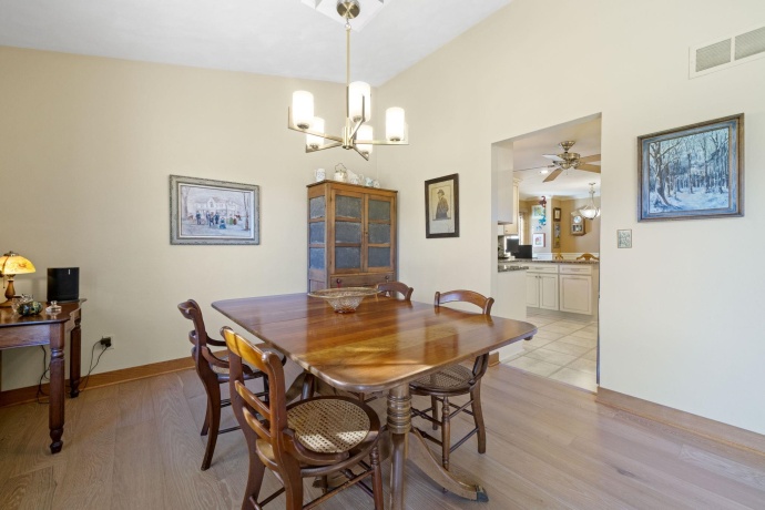 6641 Thomas, ROCKFORD, Illinois 61114, 3 Bedrooms Bedrooms, ,3 BathroomsBathrooms,House,For Sale,Thomas,202506903