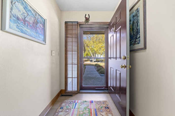 6641 Thomas, ROCKFORD, Illinois 61114, 3 Bedrooms Bedrooms, ,3 BathroomsBathrooms,House,For Sale,Thomas,202506903