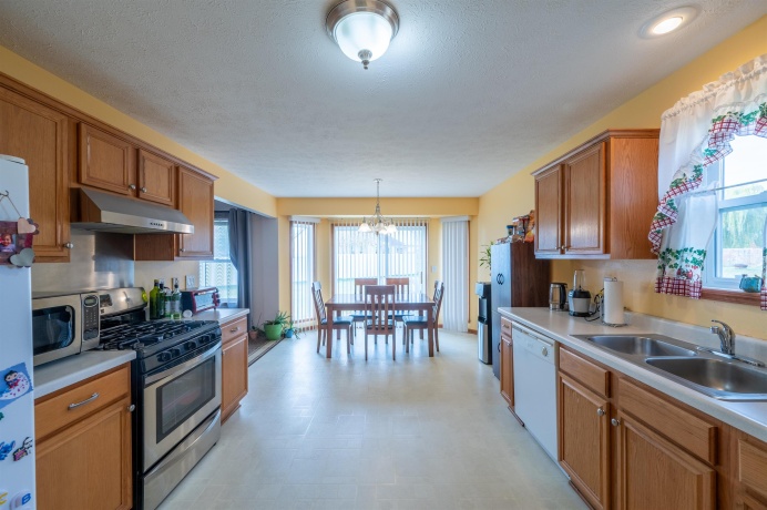 726 Golden Prairie, DAVIS JUNCTION, Illinois 61020, 3 Bedrooms Bedrooms, ,2 BathroomsBathrooms,House,For Sale,Golden Prairie,202506905