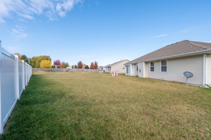 726 Golden Prairie, DAVIS JUNCTION, Illinois 61020, 3 Bedrooms Bedrooms, ,2 BathroomsBathrooms,House,For Sale,Golden Prairie,202506905