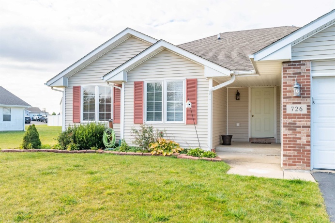 726 Golden Prairie, DAVIS JUNCTION, Illinois 61020, 3 Bedrooms Bedrooms, ,2 BathroomsBathrooms,House,For Sale,Golden Prairie,202506905