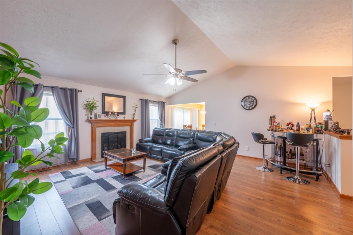 726 Golden Prairie, DAVIS JUNCTION, Illinois 61020, 3 Bedrooms Bedrooms, ,2 BathroomsBathrooms,House,For Sale,Golden Prairie,202506905