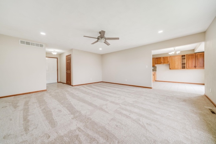 11282 Valerian, ROSCOE, Illinois 61073, 3 Bedrooms Bedrooms, ,2 BathroomsBathrooms,House,For Sale,Valerian,202506908