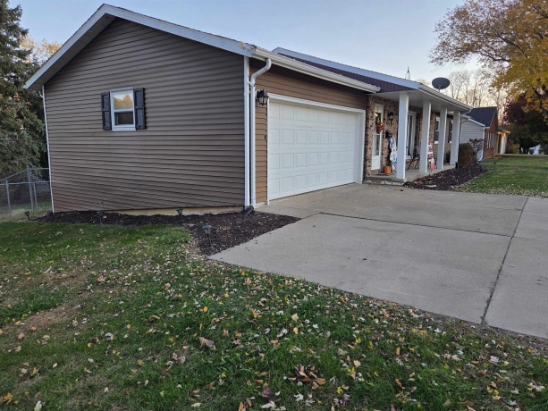 105 Blackhawk, GALENA, Illinois 61036, 3 Bedrooms Bedrooms, ,2 BathroomsBathrooms,House,For Sale,Blackhawk,202506909