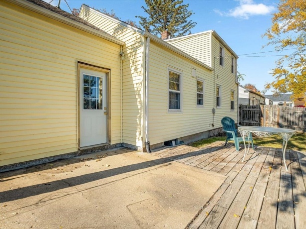 1024 21st, ROCKFORD, Illinois 61108, 3 Bedrooms Bedrooms, ,2 BathroomsBathrooms,House,For Sale,21st,202506914