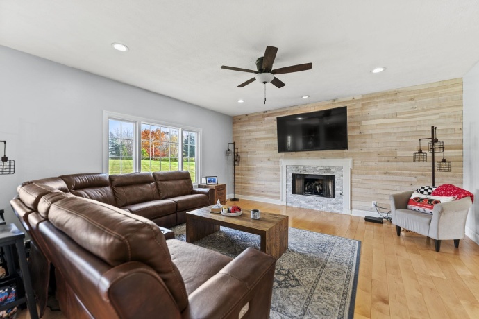 11251 WENTWORTH, BELVIDERE, Illinois 61008, 4 Bedrooms Bedrooms, ,4 BathroomsBathrooms,House,For Sale,WENTWORTH,202506921