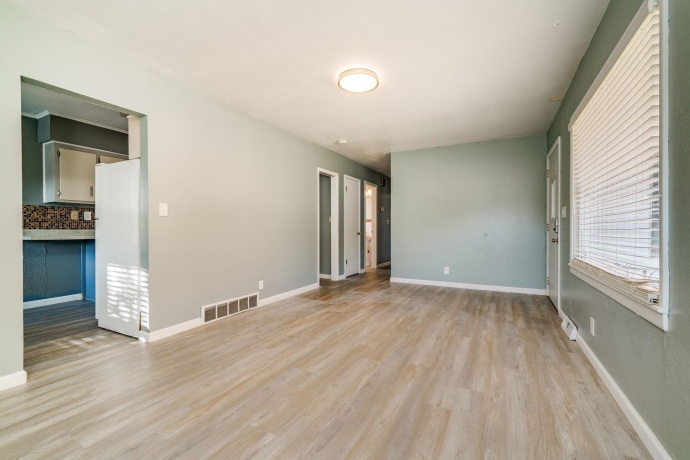 417 27th, ROCKFORD, Illinois 61108, 3 Bedrooms Bedrooms, ,2 BathroomsBathrooms,House,For Sale,27th,202506922