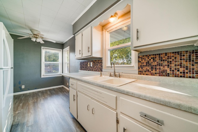 417 27th, ROCKFORD, Illinois 61108, 3 Bedrooms Bedrooms, ,2 BathroomsBathrooms,House,For Sale,27th,202506922